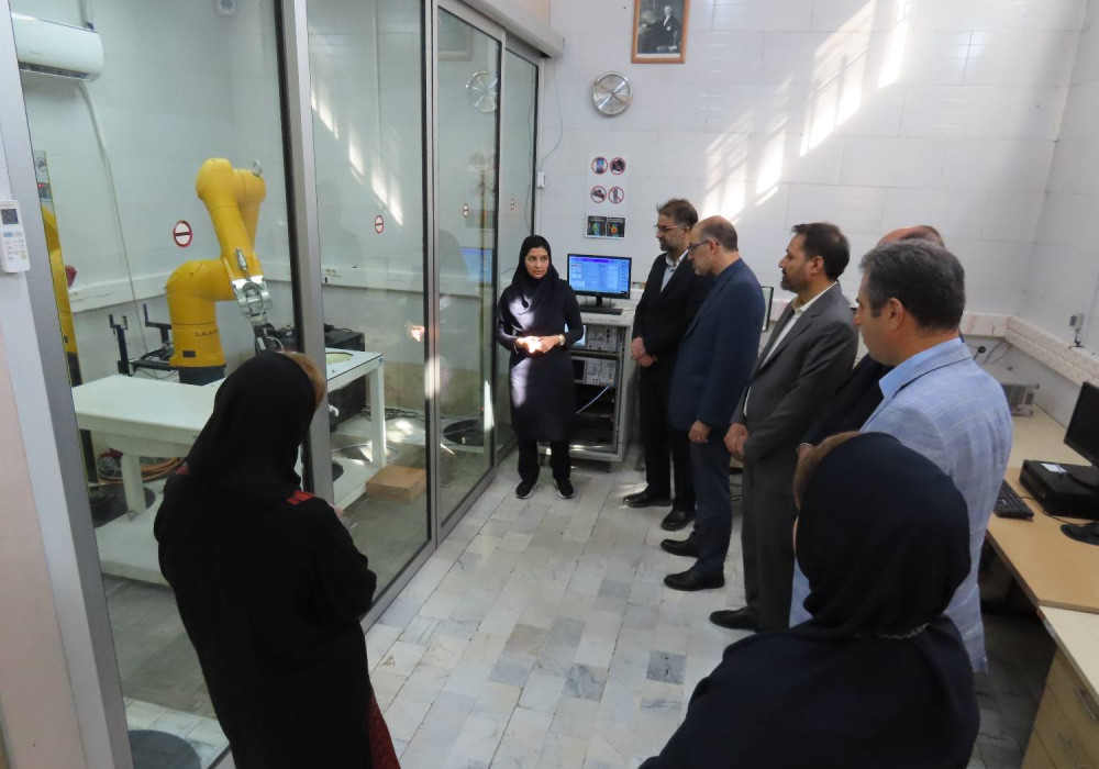 بازدید از ظرفیت های آزمایشگاهی مرکز تحقیقات صنایع انفورماتیک