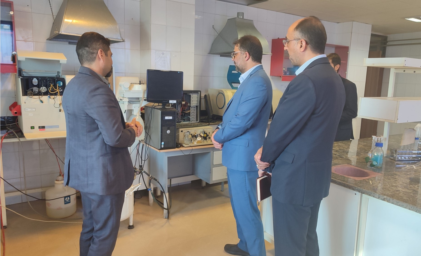 بازدید از آزمایشگاه آنالیز مواد غذایی و شیمیایی جهاد دانشگاهی واحد استان آذربایجان غربی