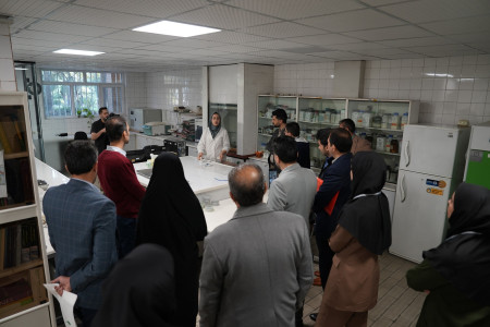 بازدید معلمین علوم تجربی پایه ابتدایی و مربیان پژوهش‌سراهای دانش‌آموزی از ظرفیت های آزمایشگاهی مستقر در سازمان پژوهش های علمی و صنعتی ایران