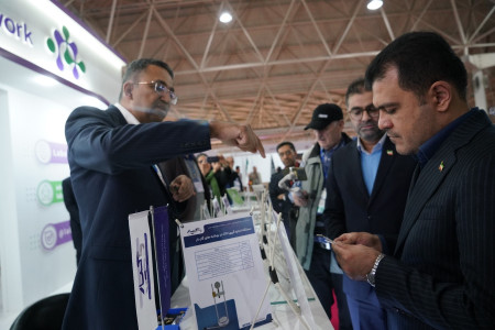 بازدید جناب آقای دکتر افشین معاون محترم علمی، فناوری و اقتصاد دانش بنیان ریاست جمهوری از پاویون شبکه آزمایشگاهی کشور در سیزدهمین نمایشگاه تجهیزات «ایران‌ساخت»