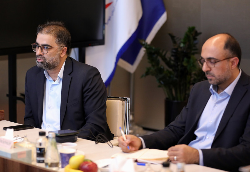 جناب آقای دکتر یونسیان مدیر شبکه آزمایشگاهی کشور و جناب آقای مهندس نسب دبیر شبکه آزمایشگاهی