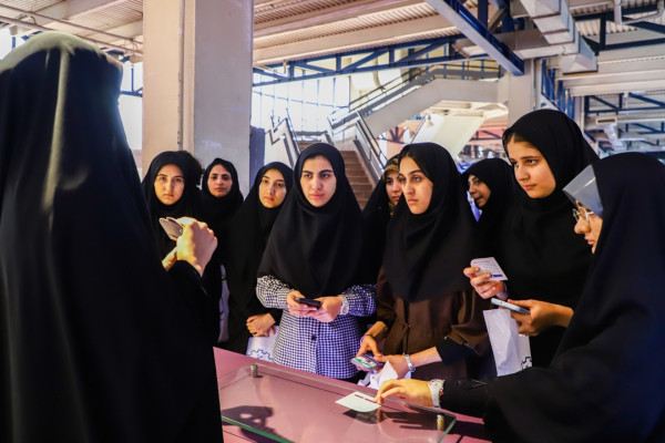 هدیه ویژه شبکه آزمایشگاهی برای پژوهشگران و شرکت های بازدید کننده