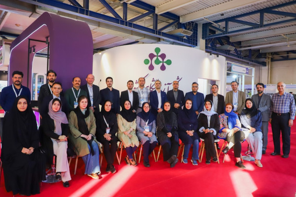 عکس دسته جمعی اختتامیه شانزدهمین نمایشگاه فناوری نانو