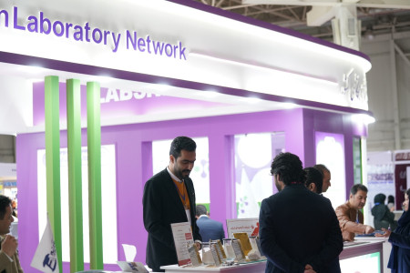 پاویون شبکه آزمایشگاهی کشور در سیزدهمین نمایشگاه تجهیزات «ایران‌ساخت» - روز دوم