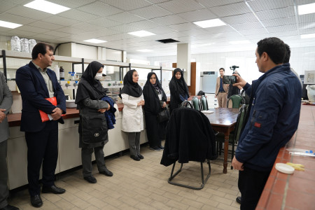 بازدید معلمین علوم تجربی پایه ابتدایی و مربیان پژوهش‌سراهای دانش‌آموزی از ظرفیت های آزمایشگاهی مستقر در سازمان پژوهش های علمی و صنعتی ایران