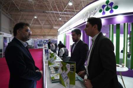 پاویون شبکه آزمایشگاهی کشور در سیزدهمین نمایشگاه تجهیزات «ایران‌ساخت» - روز دوم