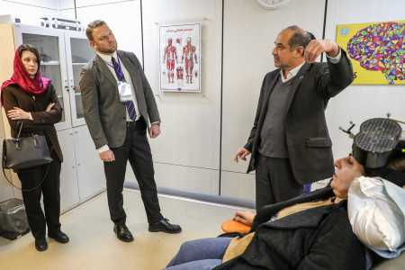 بازدید کارگروه علم و فناوری بریکس از آزمایشگاه ملی نقشه برداری مغز و پژوهشگاه دانش های بنیادی