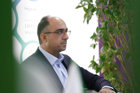 پاویون شبکه آزمایشگاهی کشور در سیزدهمین نمایشگاه تجهیزات «ایران‌ساخت» - روز اول