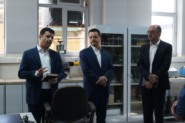 بازدید از مجموعه آزمایشگاه های شرکت مهندسین مشاور آزمونه فولاد