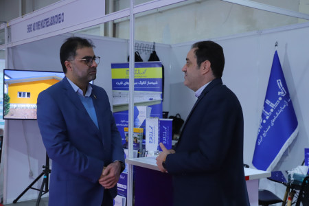 گفتگو جناب آقای دکتر یونسیان مدیر شبکه آزمایشگاهی کشور با مراکز عضو غرفه دار