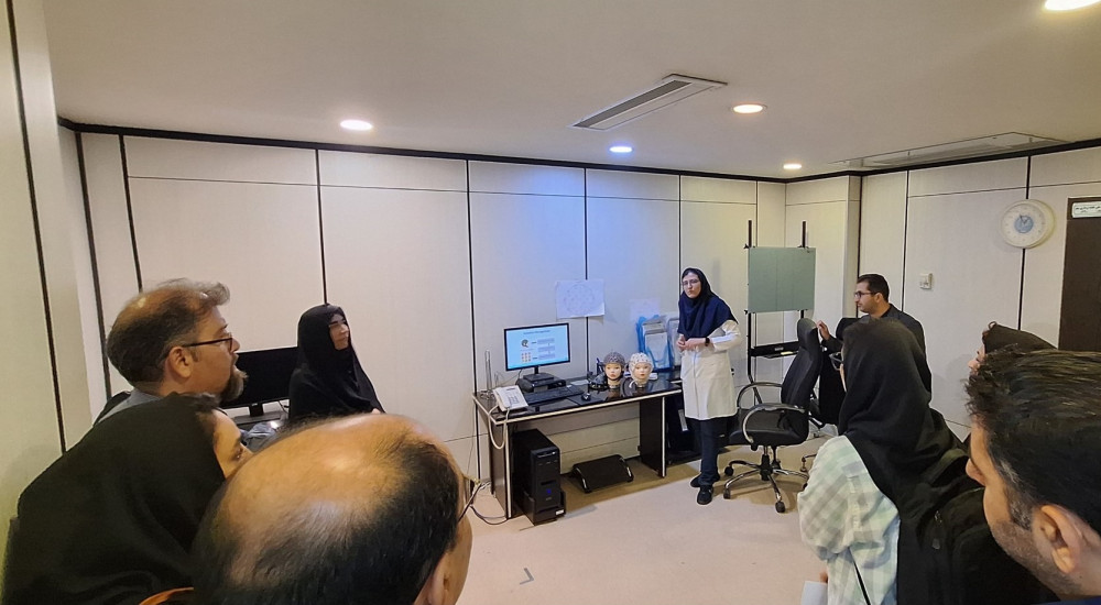 بازدید از آزمایشگاه ملی نقشه برداری مغز