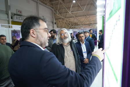 بازدید جناب آقای وحید جلیلی قائم مقام محترم رسانه ملی از پاویون شبکه آزمایشگاهی کشور در سیزدهمین نمایشگاه تجهیزات «ایران‌ساخت»