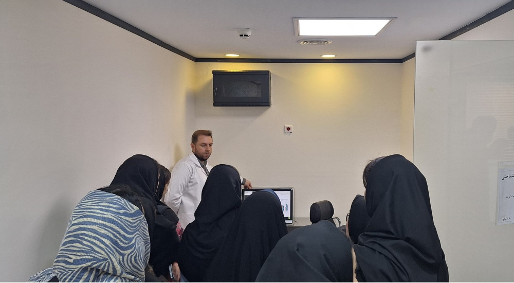 بازدید از آزمایشگاه ملی نقشه برداری مغز