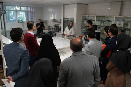 بازدید معلمین علوم تجربی پایه ابتدایی و مربیان پژوهش‌سراهای دانش‌آموزی از ظرفیت های آزمایشگاهی مستقر در سازمان پژوهش های علمی و صنعتی ایران