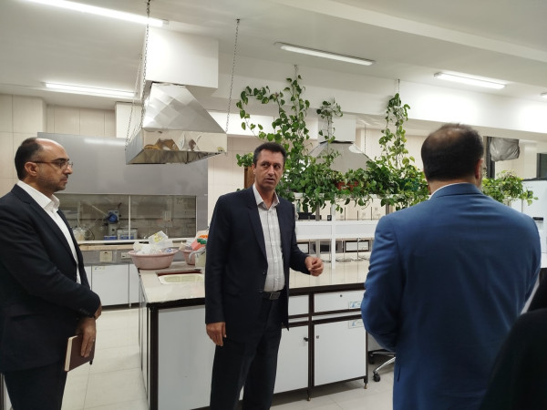 بازدید از مجموعه آزمایشگاه های شرکت معیار دانش پارس