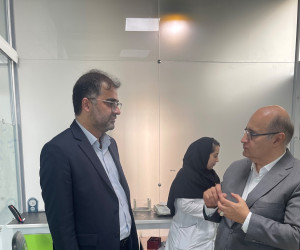 بازدید مدیر شبکه آزمایشگاهی کشور از آزمایشگاه صامت تک آزما