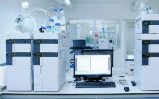 ارائه خدمات کروماتوگرافی مایع کروماتوگرافی گازی و DSC در دانشگاه آزاد علوم و تحقیقات