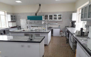 کارشناس برتر 1402 - حرکت در کسب دانش‌ روز مهم‌ترین لازمه موفقیت کارشناسان آزمایشگاهی