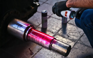 آشنایی کارشناسان بازرسی جوش با آزمایش مایعات نافذ