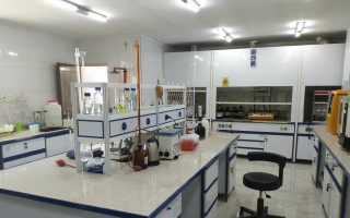 پیشگامی در ارائه خدمات آزمایشگاهی برای ارتقای کیفی خوراک دام، طیور و آبزیان