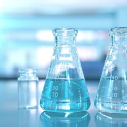 برگزاری دوره محلول‌سازی در آزمایشگاه دانشگاه آزاد اسلامی قم