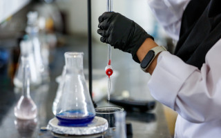 ارائه خدمات آنالیزی با رویکرد پیشبرد پژوهش‌های فناورانه