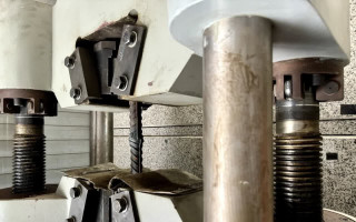 اجرای آزمایش‌های تخصصی میلگرد در دانشگاه قم