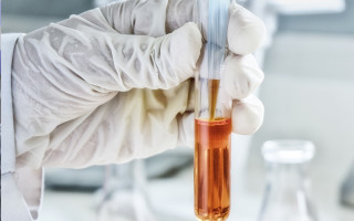 ارائه خدمات تخصصی در حوزه فرآورده‌های نفتی، روان‌کارها و سوخت‌های ترکیبی